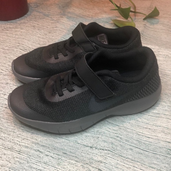 COPY - NIKE FLEX EXPERIENCE RN 7 
SIZE - 2Y - Picture 3 of 8